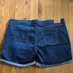 (R) Levi's Blue Jean Shorts Classic Denim Style NWOT